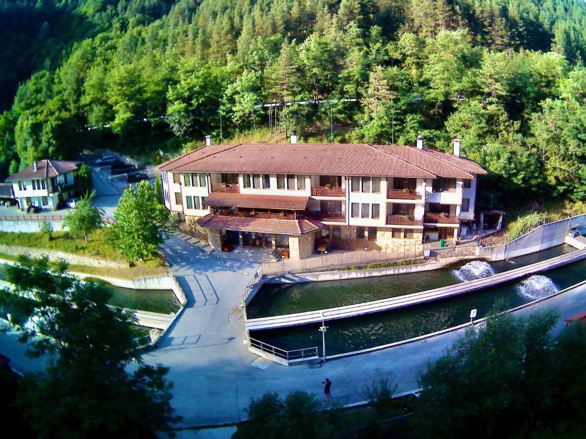 Fisherman'S Hut Family Hotel Beden Екстер'єр фото
