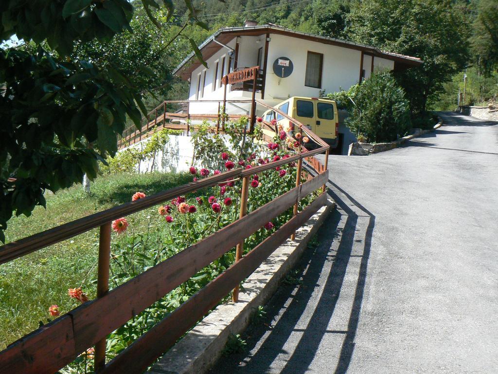 Fisherman'S Hut Family Hotel Beden Екстер'єр фото