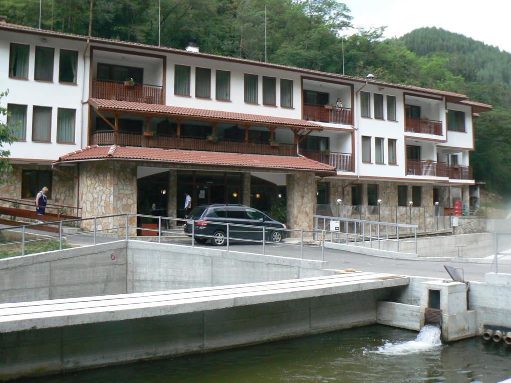 Fisherman'S Hut Family Hotel Beden Екстер'єр фото