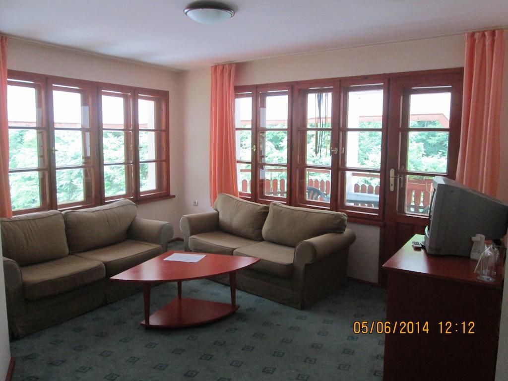 Fisherman'S Hut Family Hotel Beden Номер фото