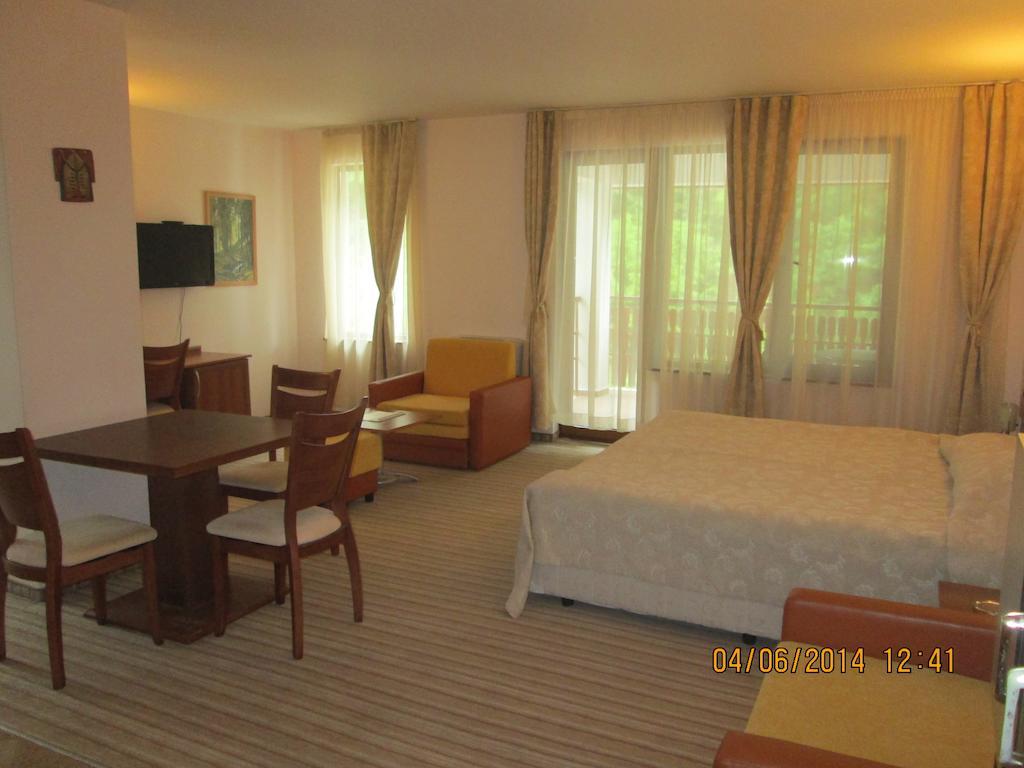 Fisherman'S Hut Family Hotel Beden Номер фото