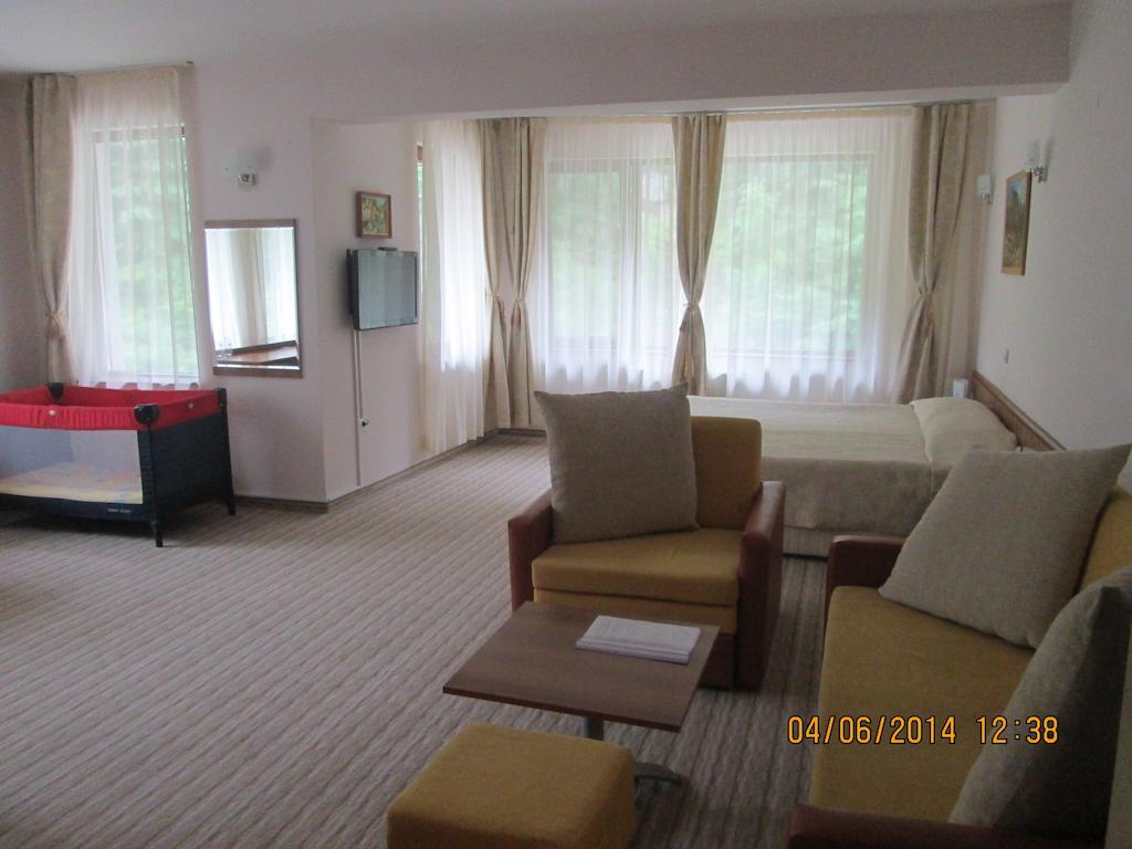 Fisherman'S Hut Family Hotel Beden Екстер'єр фото