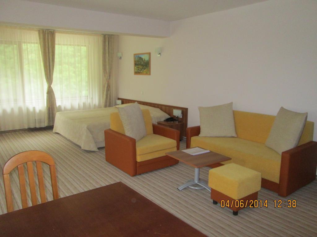 Fisherman'S Hut Family Hotel Beden Номер фото