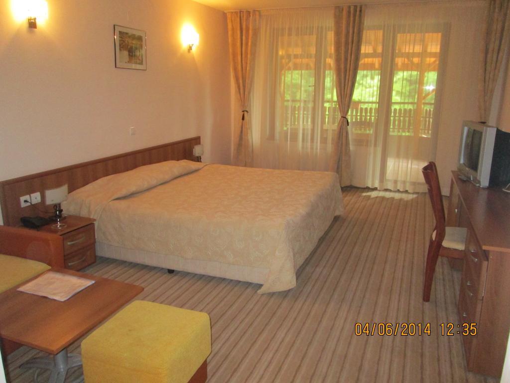 Fisherman'S Hut Family Hotel Beden Номер фото