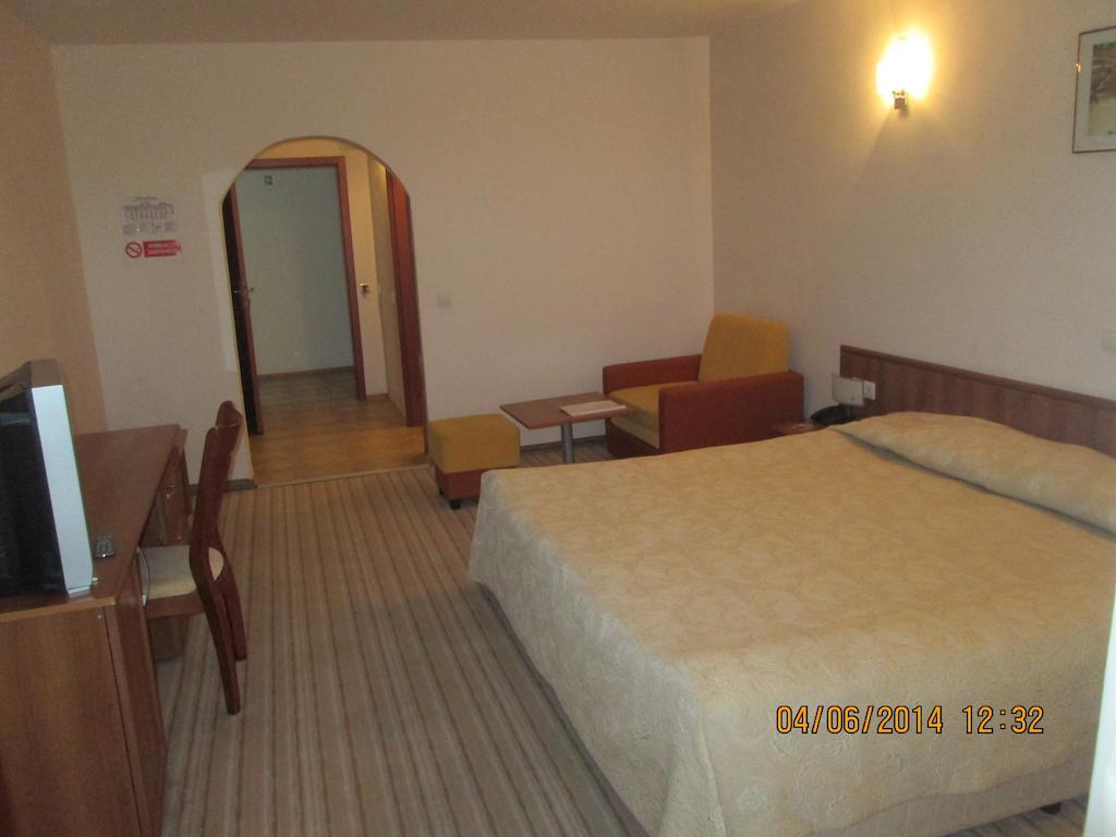 Fisherman'S Hut Family Hotel Beden Екстер'єр фото