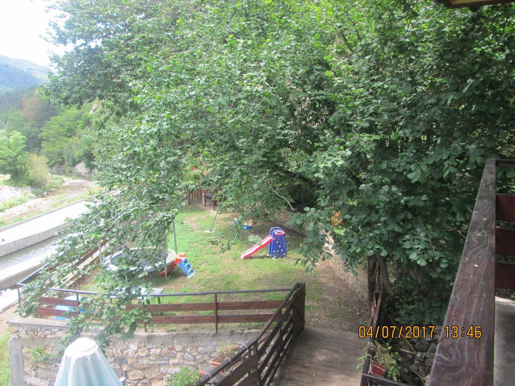 Fisherman'S Hut Family Hotel Beden Екстер'єр фото